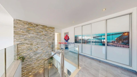 Moradia T4 para Venda em Estômbar e Parchal