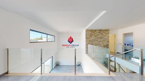 Moradia T4 para Venda em Estômbar e Parchal