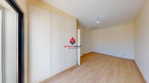 Moradia T4 para Venda em Estômbar e Parchal