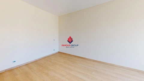 Moradia T4 para Venda em Estômbar e Parchal