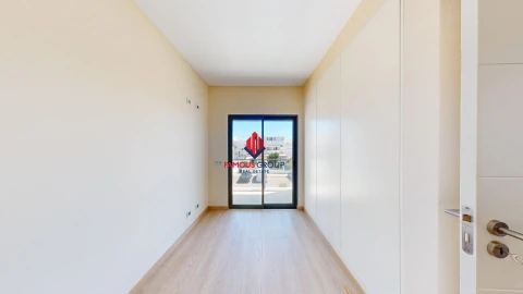 Moradia T4 para Venda em Estômbar e Parchal