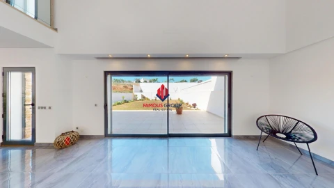 Moradia T4 para Venda em Estômbar e Parchal