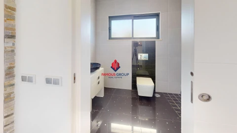 Moradia T4 para Venda em Estômbar e Parchal