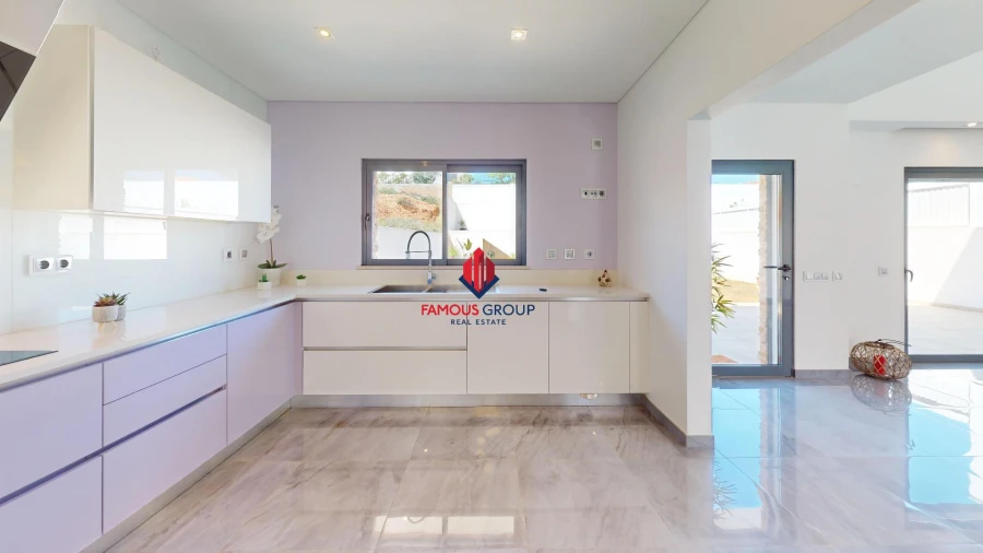 Moradia T4 para Venda em Estômbar e Parchal Foto 19