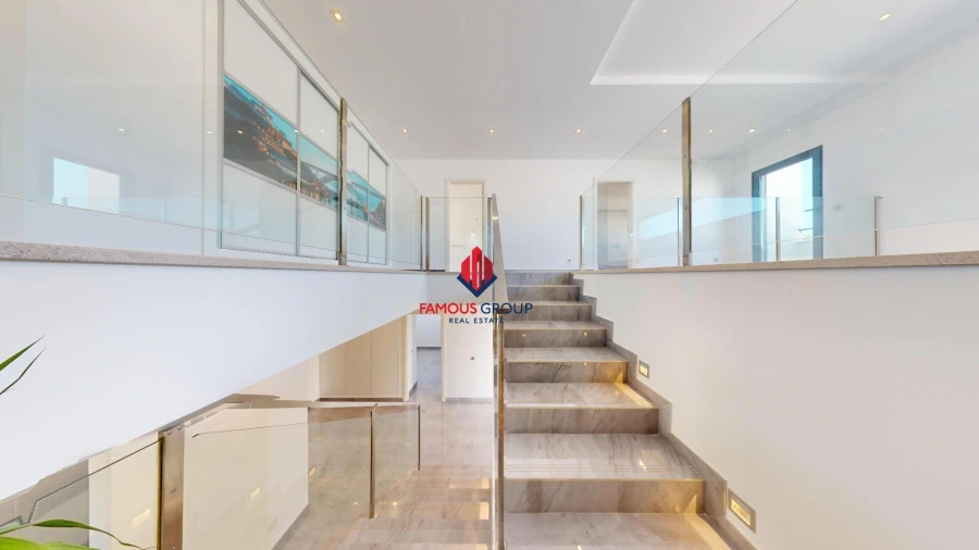 Moradia T4 para Venda em Estômbar e Parchal Foto 24