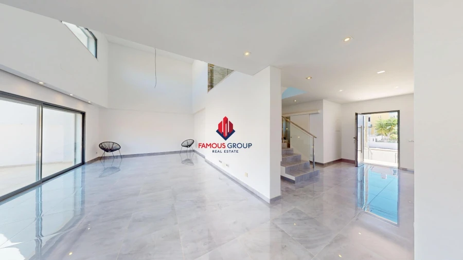 Moradia T4 para Venda em Estômbar e Parchal Foto 3