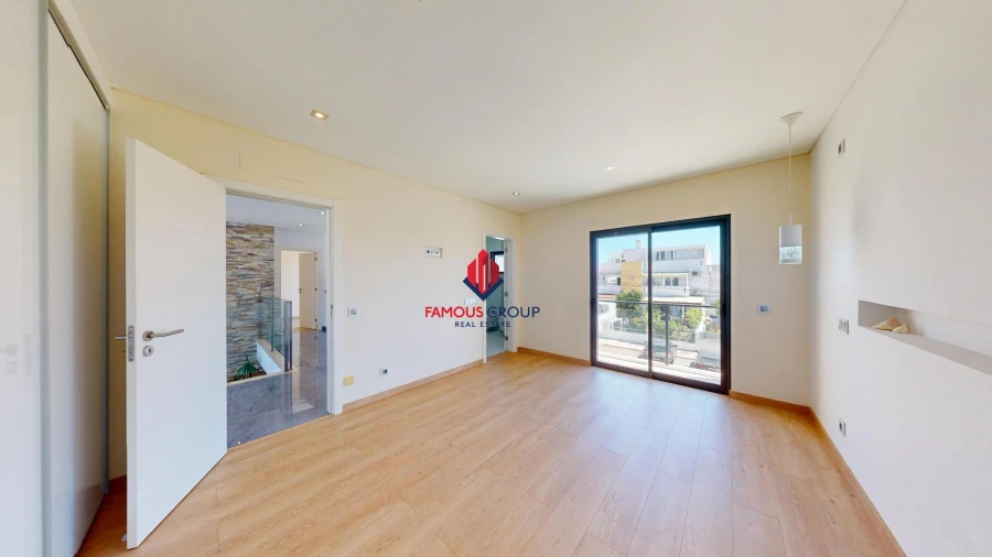 Moradia T4 para Venda em Estômbar e Parchal Foto 31