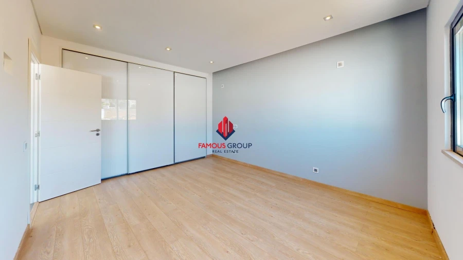 Moradia T4 para Venda em Estômbar e Parchal Foto 45