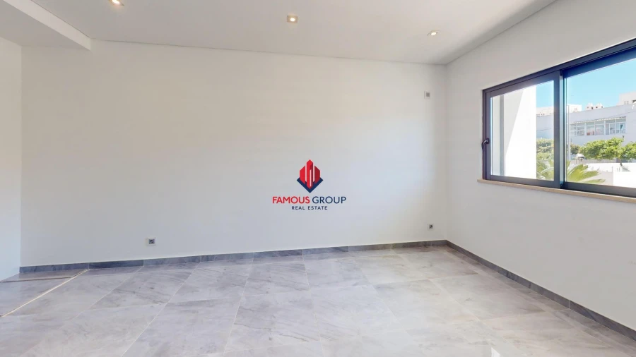 Moradia T4 para Venda em Estômbar e Parchal Foto 48