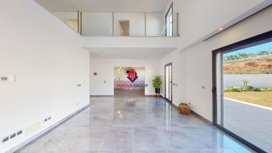 Moradia T4 para Venda em Estômbar e Parchal Foto 6