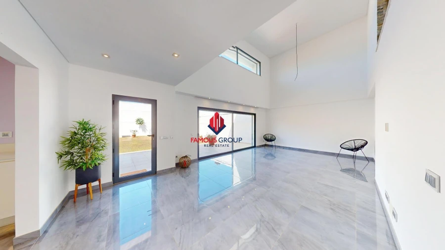 Moradia T4 para Venda em Estômbar e Parchal Foto 9