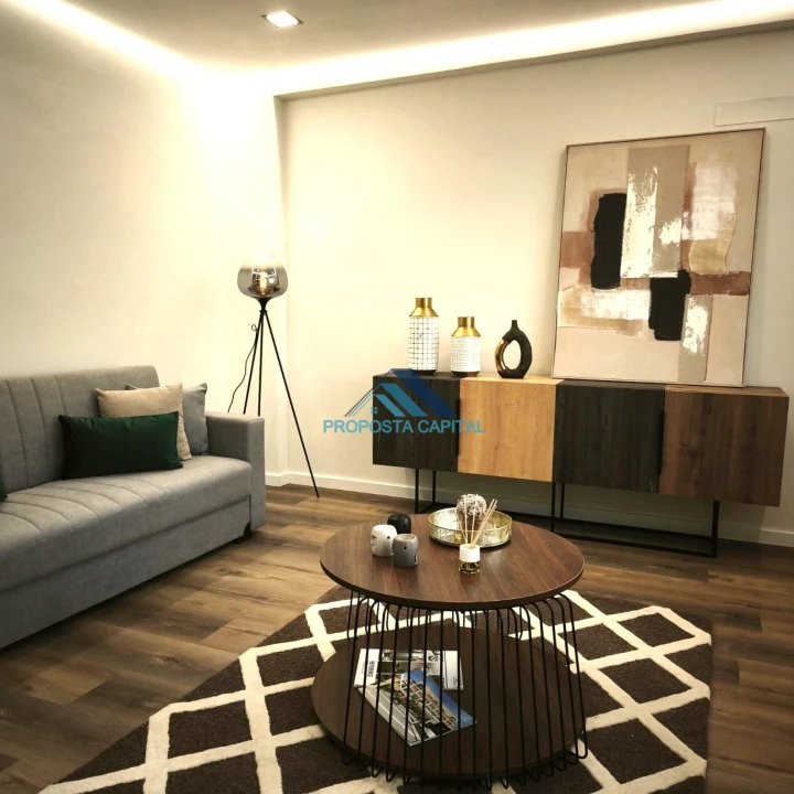 Apartamento T3 para Venda em Benfica Foto 1