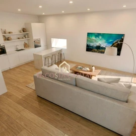 Apartamento T1 para Venda em Carcavelos e Parede