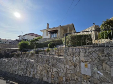 Moradia T3 para Venda em Rio de Mouro