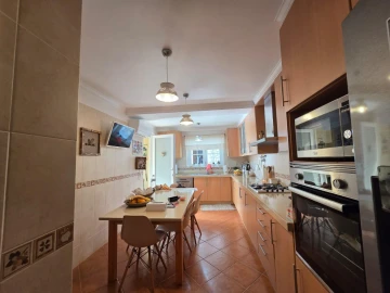 Moradia T3 para Venda em Rio de Mouro