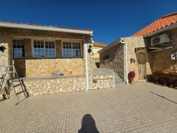 Moradia T3 para Venda em Rio de Mouro