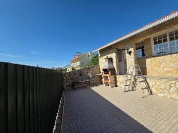 Moradia T3 para Venda em Rio de Mouro