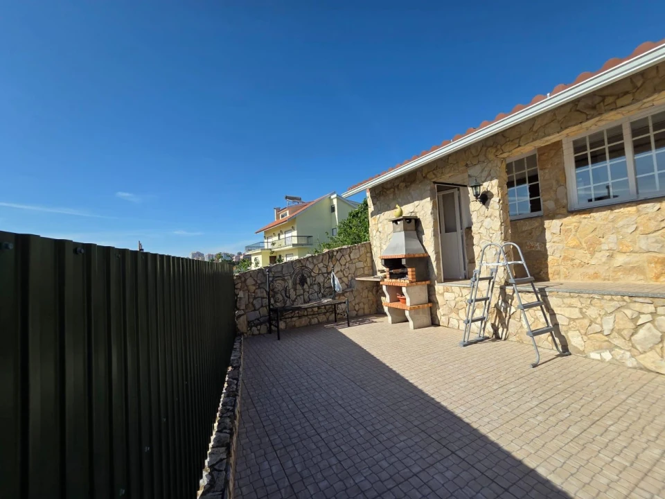 Moradia T3 para Venda em Rio de Mouro Foto 8