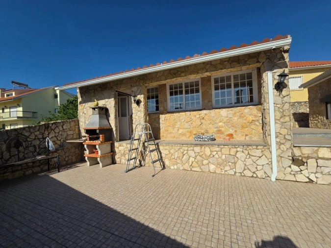 Moradia T3 para Venda em Rio de Mouro Foto 3