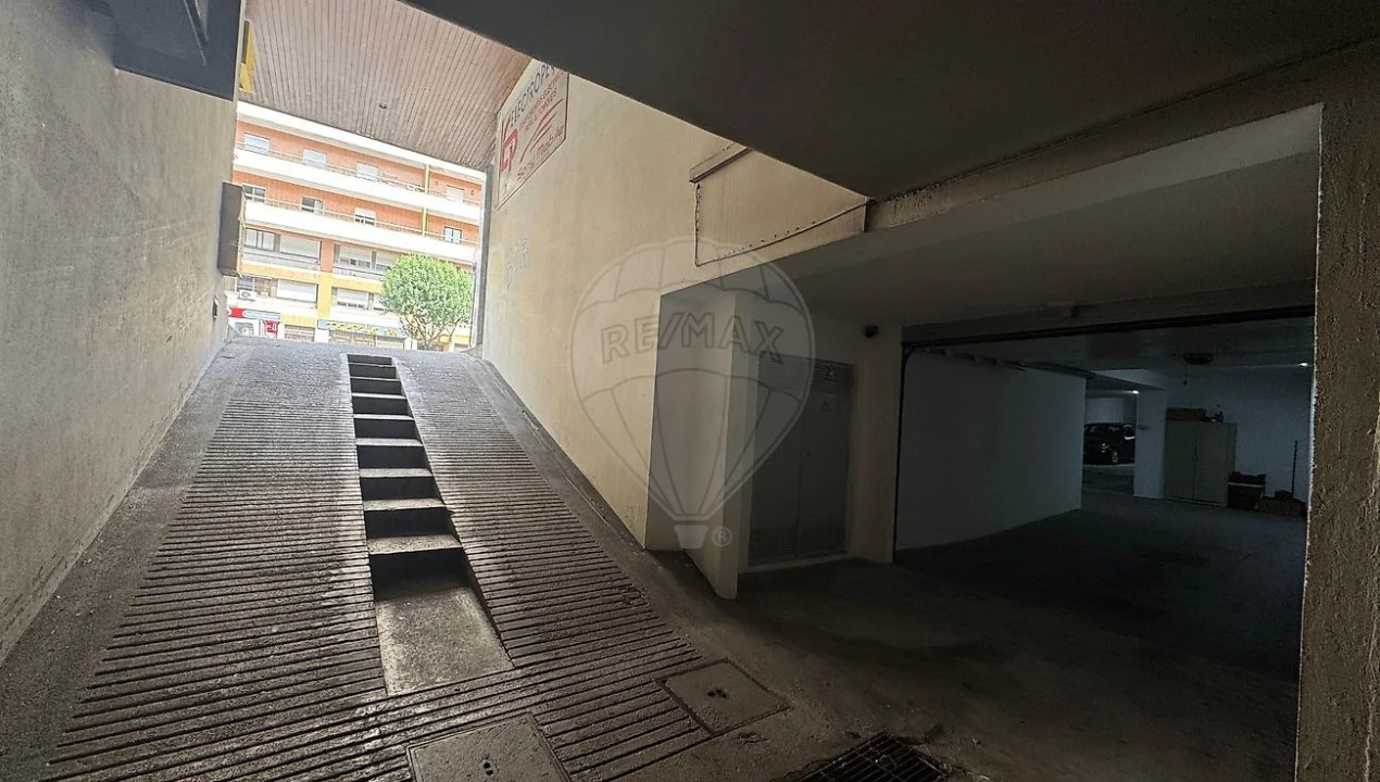 Armazém para Venda em Braga (Maximinos, Sé e Cividade) Foto 1