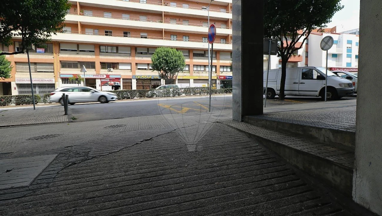 Armazém para Venda em Braga (Maximinos, Sé e Cividade) Foto 22