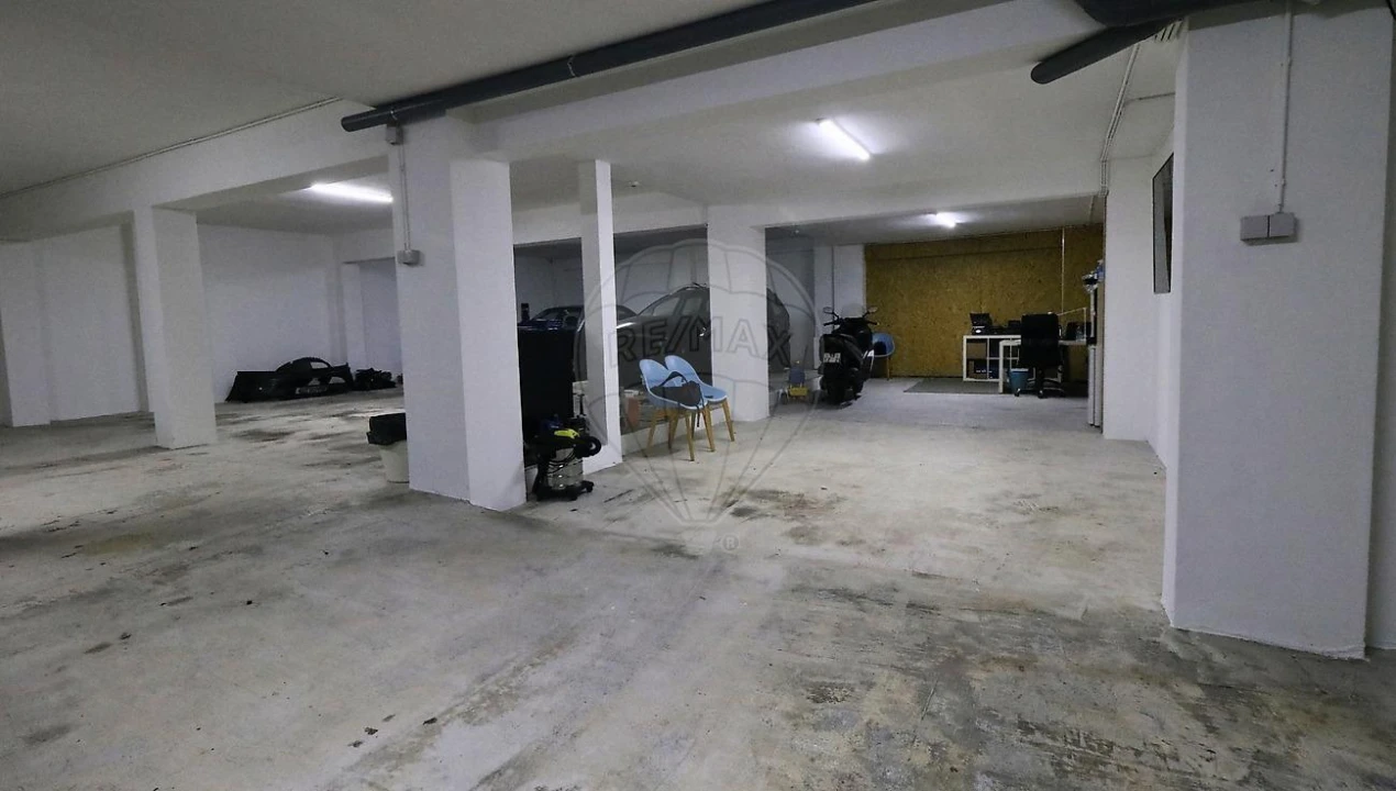 Armazém para Venda em Braga (Maximinos, Sé e Cividade) Foto 3