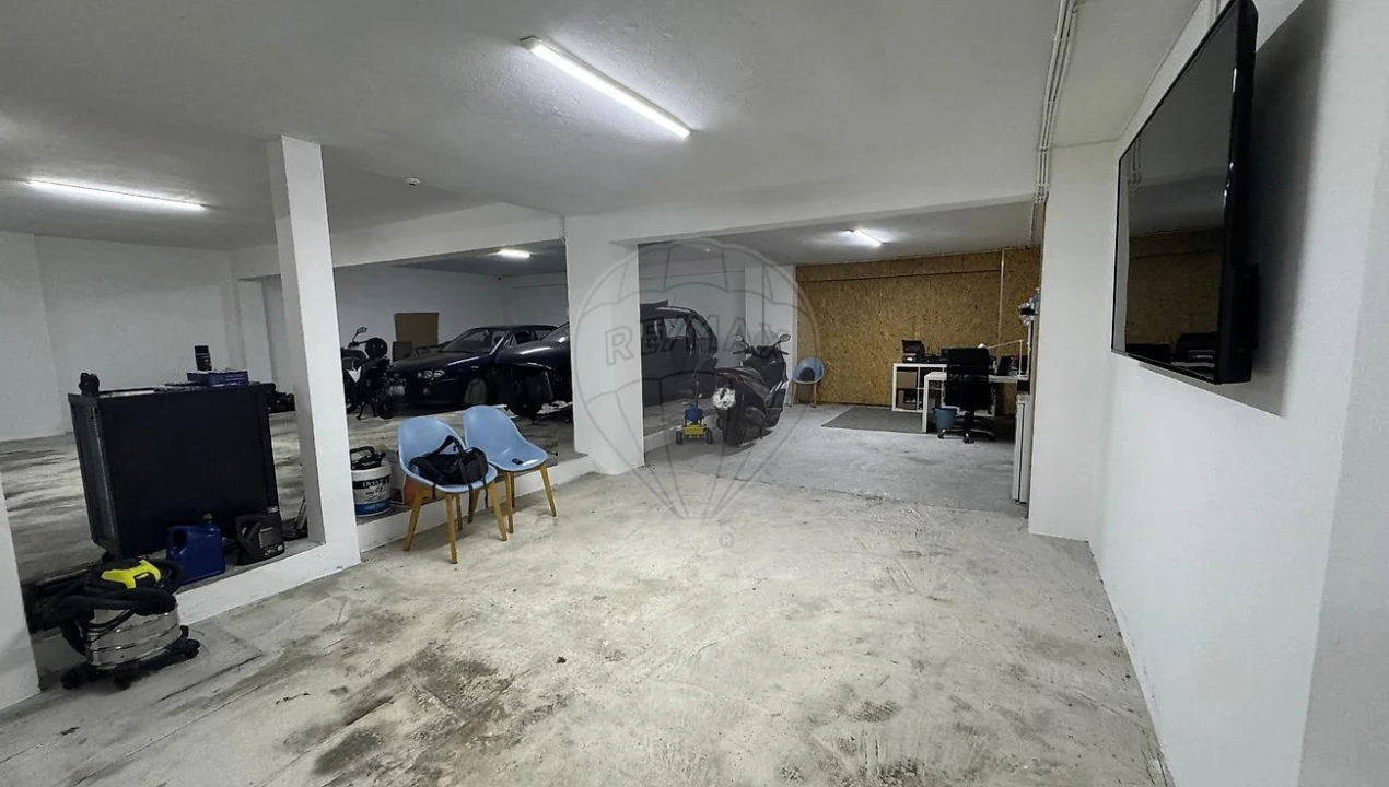 Armazém para Venda em Braga (Maximinos, Sé e Cividade) Foto 7