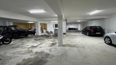 Armazém para Venda em Braga (Maximinos, Sé e Cividade)