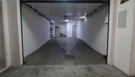 Armazém para Venda em Braga (Maximinos, Sé e Cividade)