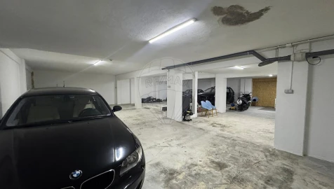 Armazém para Venda em Braga (Maximinos, Sé e Cividade)