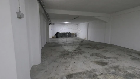 Armazém para Venda em Braga (Maximinos, Sé e Cividade)