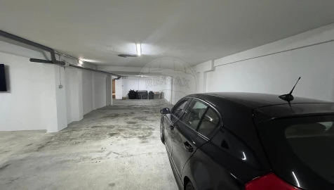 Armazém para Venda em Braga (Maximinos, Sé e Cividade)