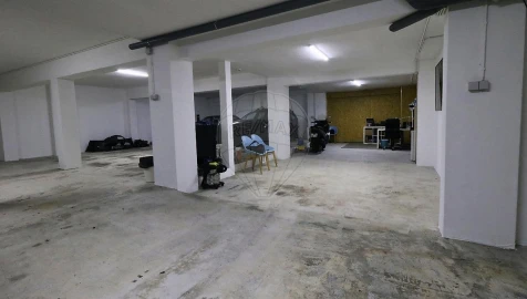 Armazém para Venda em Braga (Maximinos, Sé e Cividade)