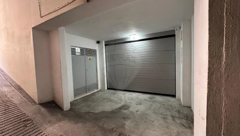 Armazém para Venda em Braga (Maximinos, Sé e Cividade)