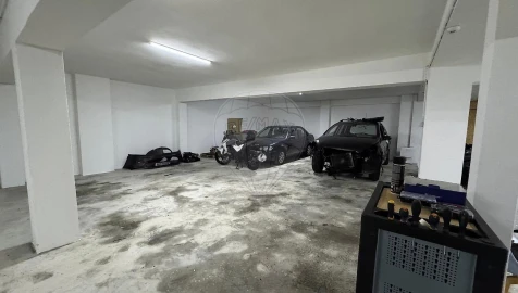 Armazém para Venda em Braga (Maximinos, Sé e Cividade)