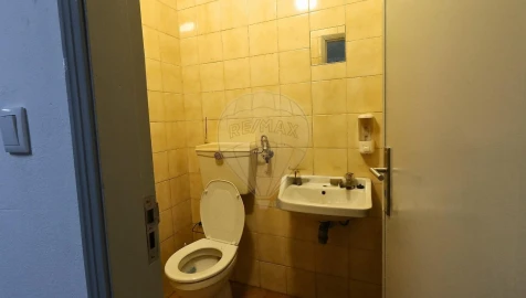 Armazém para Venda em Braga (Maximinos, Sé e Cividade)