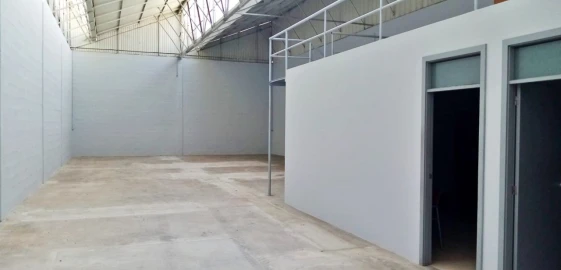 Armazém para Arrendamento em Cidade da Maia