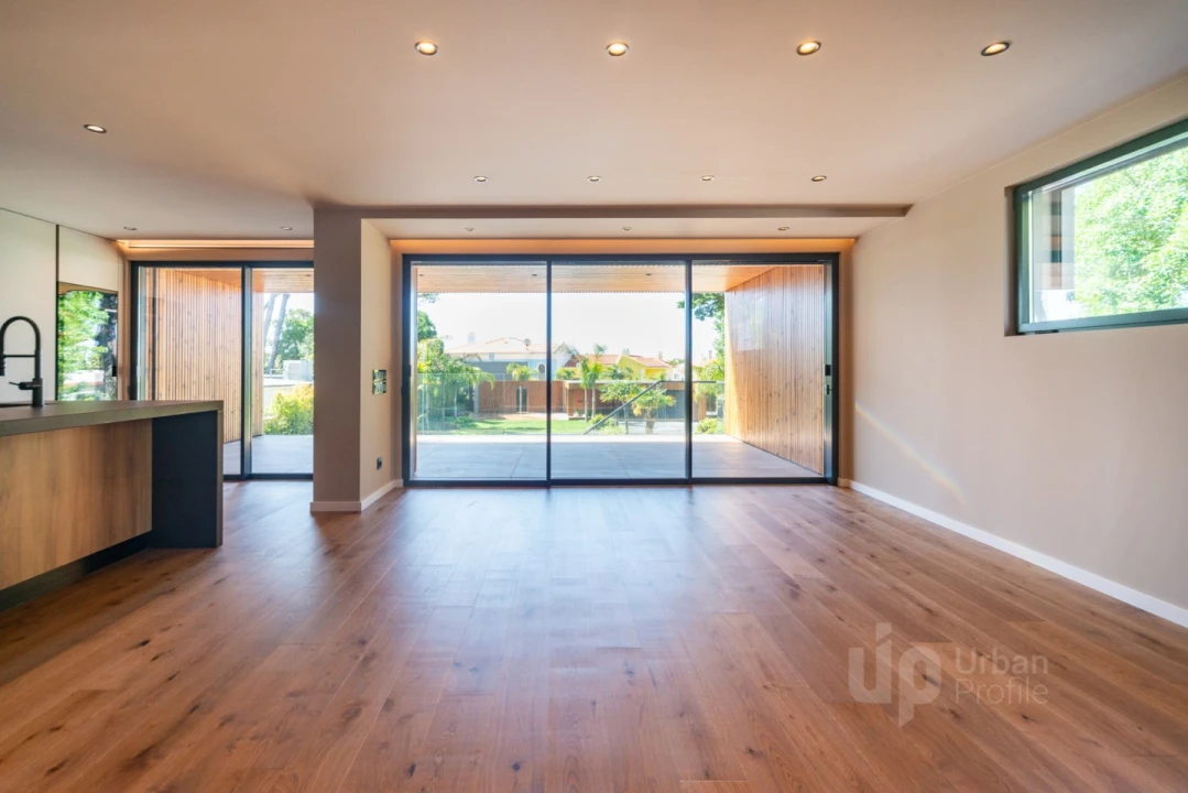 Moradia T4 para Venda em Alcabideche Foto 7