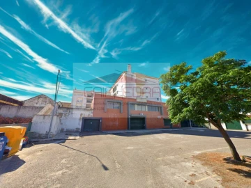 Loja para Venda em Alpiarça