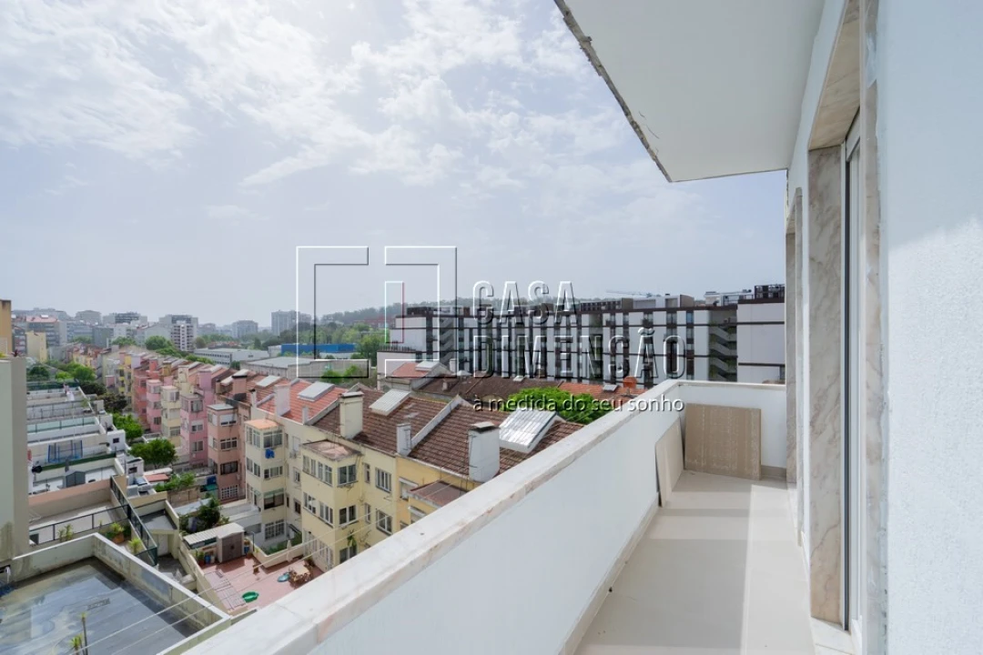 Apartamento T3 para Venda em Benfica Foto 1