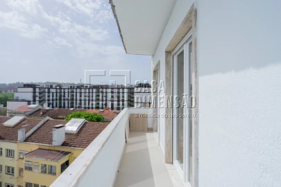 Apartamento T3 para Venda em Benfica