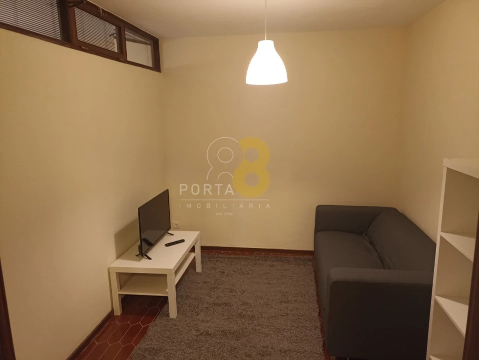 Apartamento T1 para Arrendamento em Paranhos Foto 4