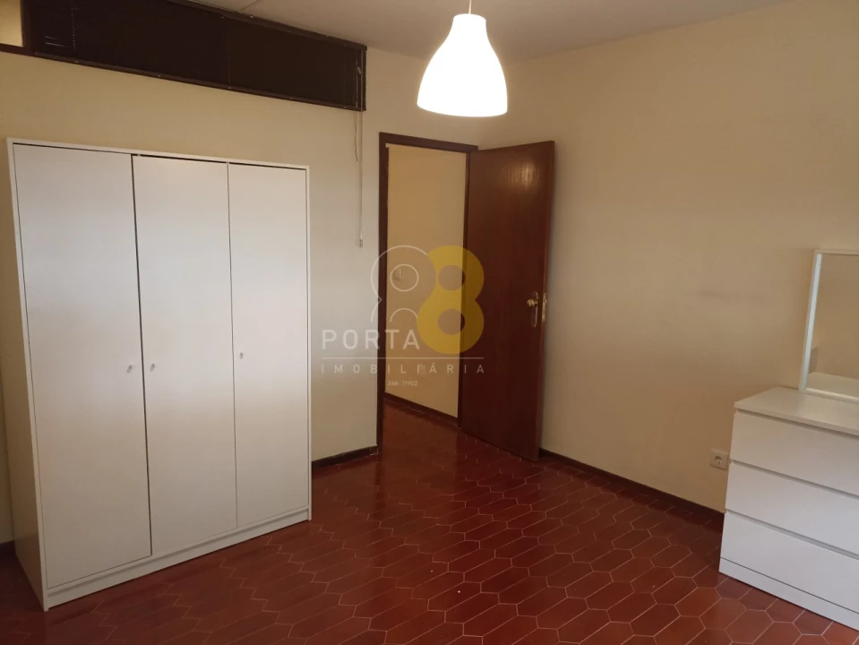 Apartamento T1 para Arrendamento em Paranhos Foto 13