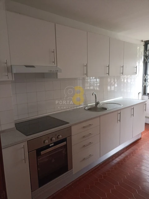Apartamento T1 para Arrendamento em Paranhos
