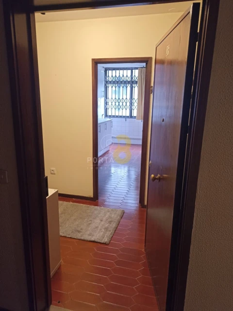 Apartamento T1 para Arrendamento em Paranhos