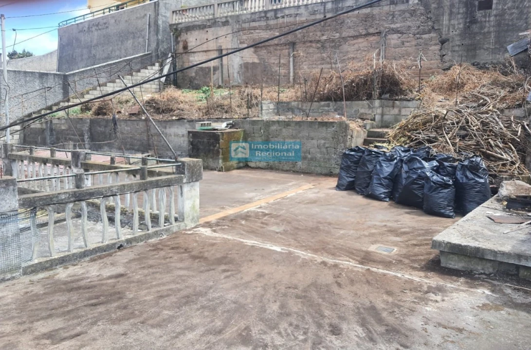 Moradia T3 para Venda em Santo Antonio Foto 9