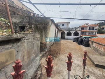 Moradia T3 para Venda em Santo Antonio