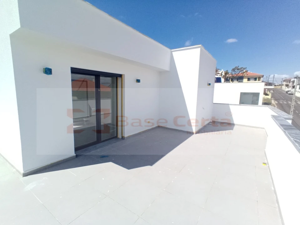 Moradia T4 para Venda em Pontinha e Famões Foto 5