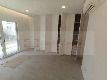 Moradia T4 para Venda em Pontinha e Famões