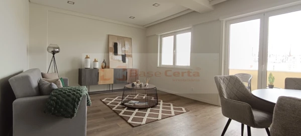 Apartamento T3 para Venda em Benfica